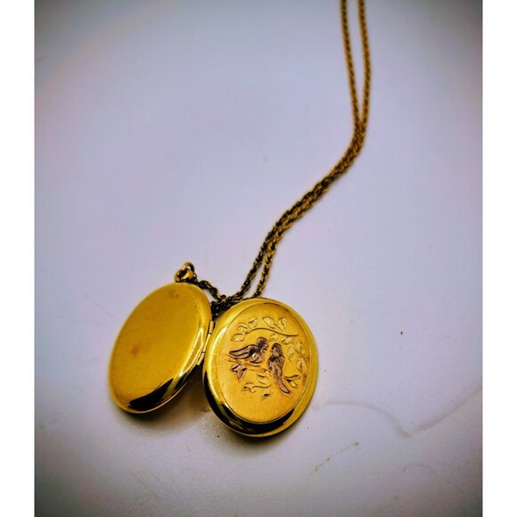Women's Vintage Goldtone Lovebird Locket Necklace Chain - Picture 5 of 5